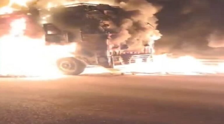 charkhi daadri truk fire