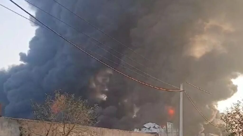 fire in plastik factory