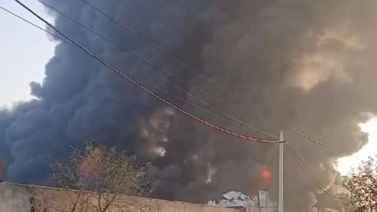 fire in plastik factory