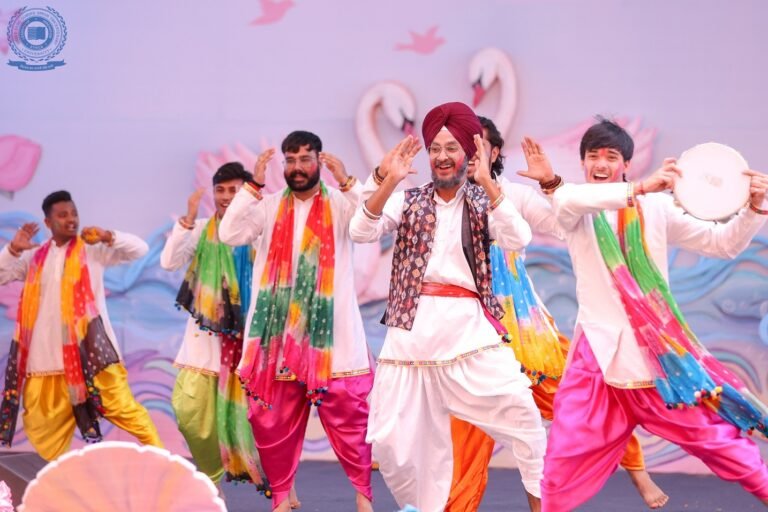 SGT University Radha-Krishna sang Phoolon Ki Holi Fest 2025 3