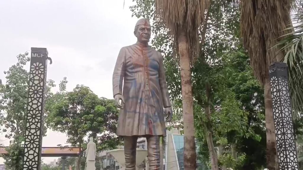nehru statue 1