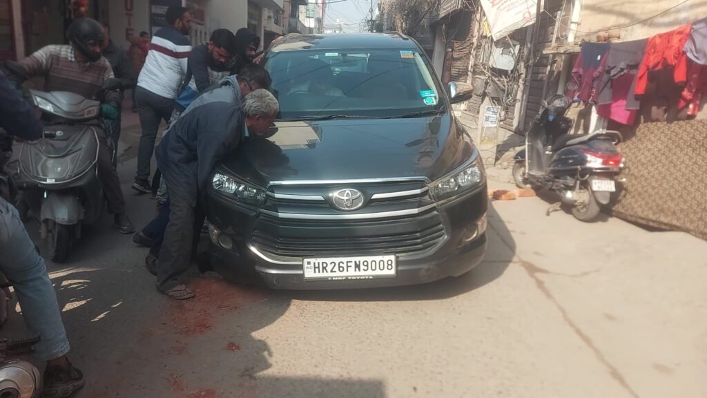 toyota car in manhole 17 december 2025